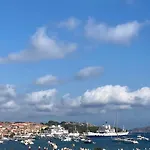 Domus De Mari بيت للعطل بالاو