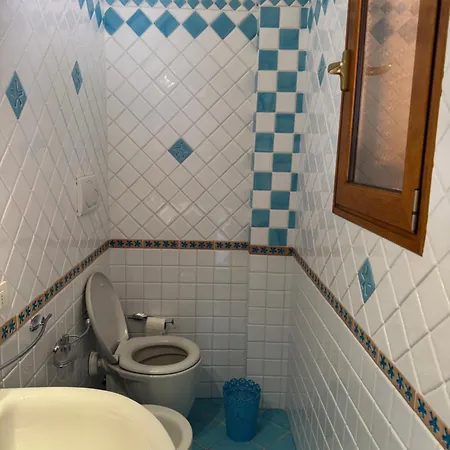 Domus De Mari